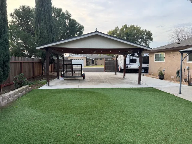 $389,000 | 698 West Donner Avenue, Clovis, CA 93612