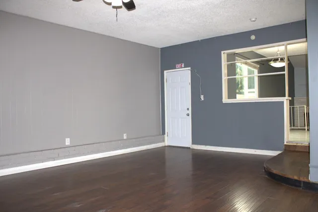 $389,000 | 698 West Donner Avenue, Clovis, CA 93612