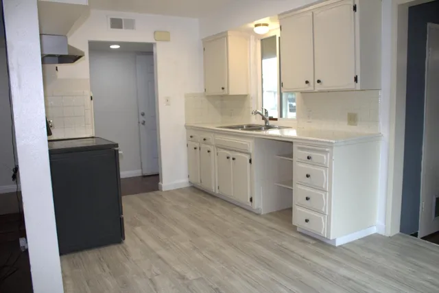 $389,000 | 698 West Donner Avenue, Clovis, CA 93612