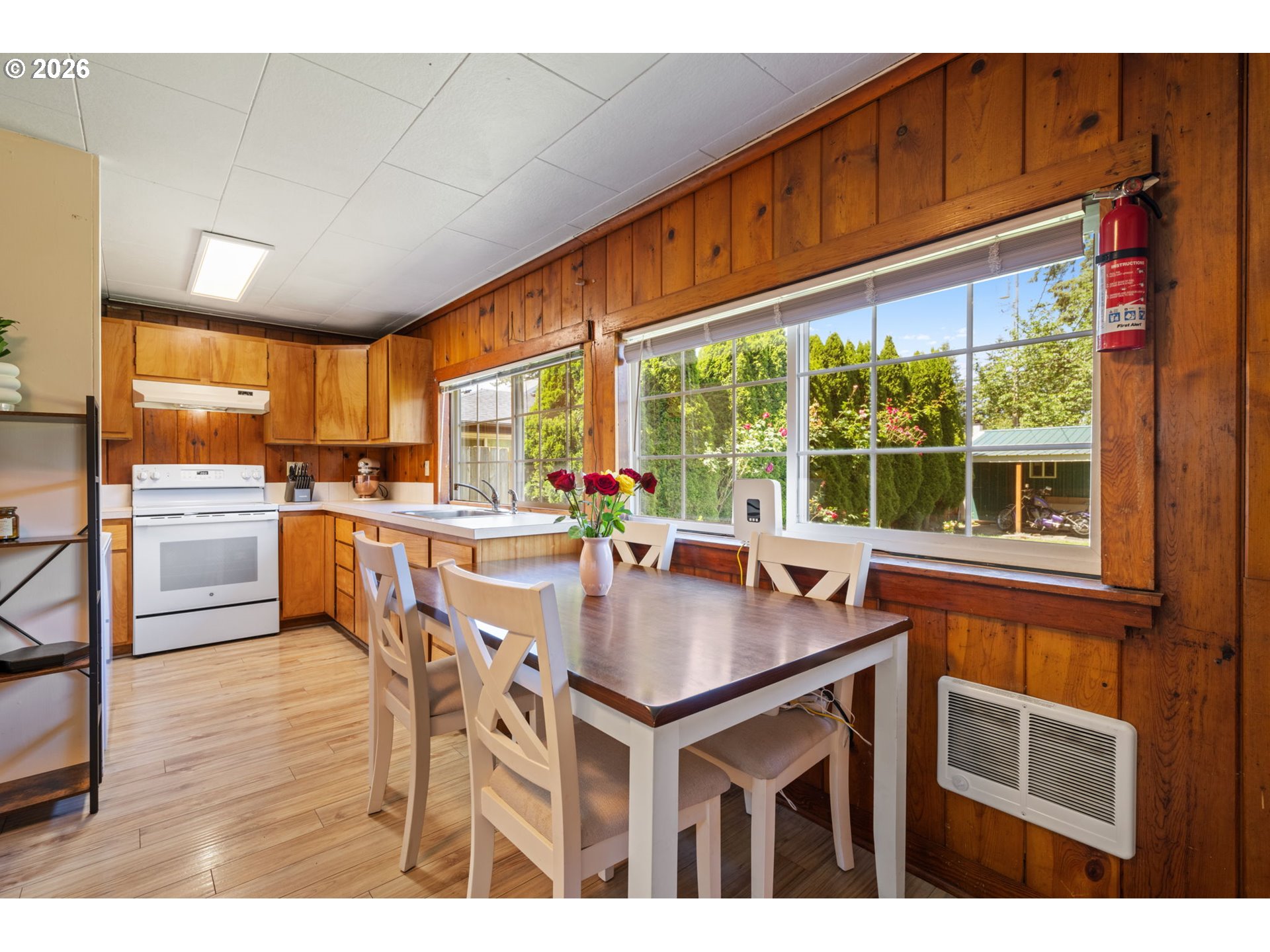 5628 Southeast Rural Street Portland, OR 97206 - Photo 12 of 33 Gallery Image 12