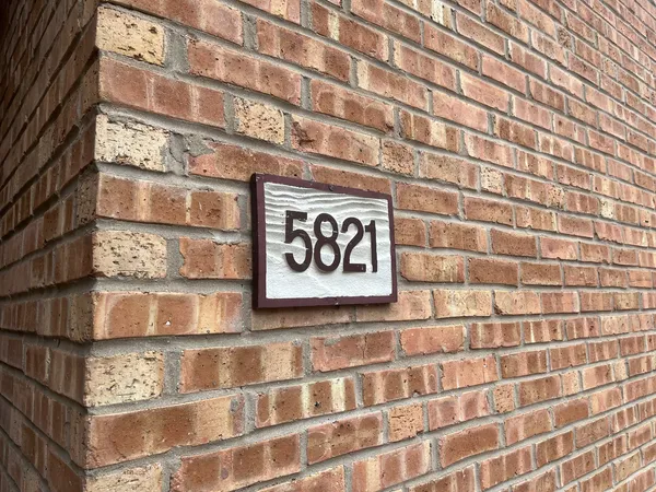 $1,650 | 5821 Oakwood Drive, Unit F, Lisle, IL 60532