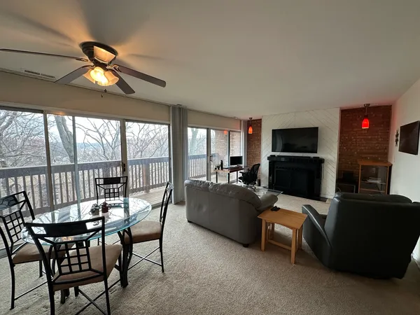 $1,650 | 5821 Oakwood Drive, Unit F, Lisle, IL 60532