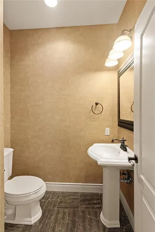 $560,000 | 110 Crestwood Estates, Pittsburg, KS 66762