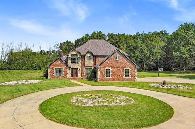 $560,000 | 110 Crestwood Estates, Pittsburg, KS 66762