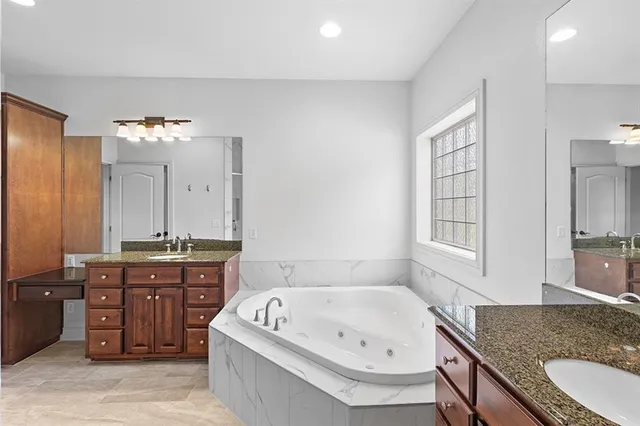 $560,000 | 110 Crestwood Estates, Pittsburg, KS 66762