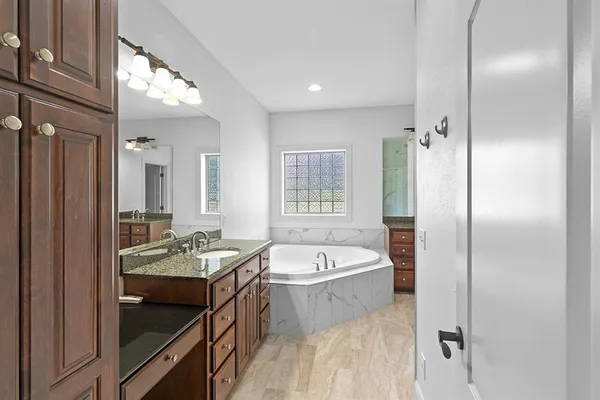 $520,000 | 110 Crestwood Estates, Pittsburg, KS 66762
