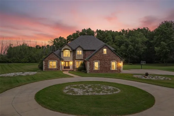 $520,000 | 110 Crestwood Estates, Pittsburg, KS 66762