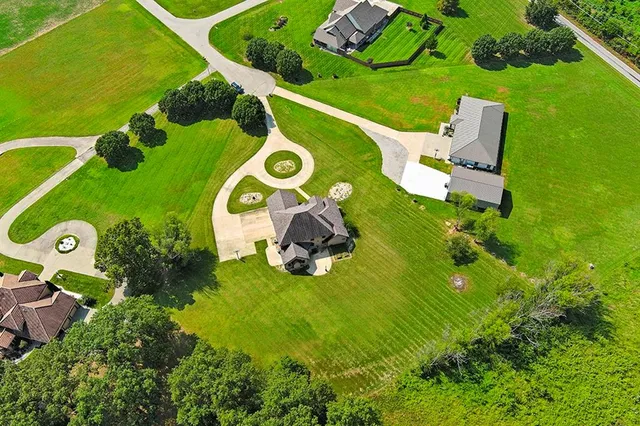 $560,000 | 110 Crestwood Estates, Pittsburg, KS 66762