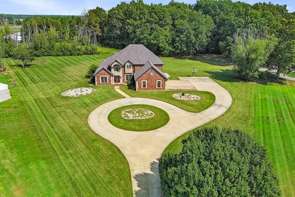 $520,000 | 110 Crestwood Estates, Pittsburg, KS 66762