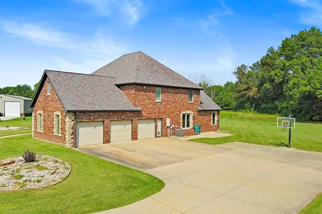 $560,000 | 110 Crestwood Estates, Pittsburg, KS 66762