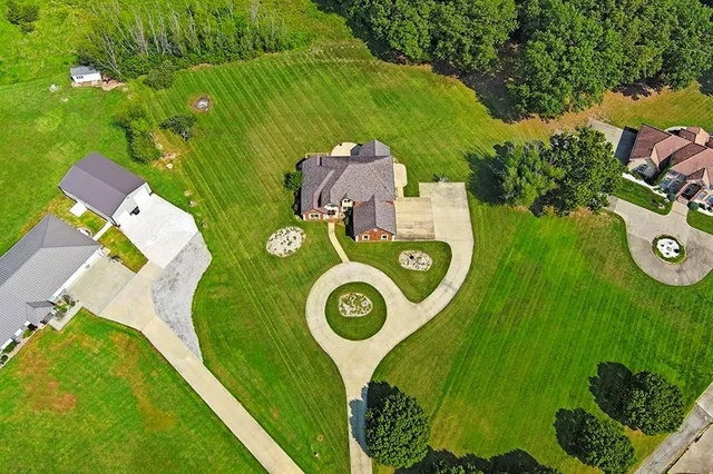 $560,000 | 110 Crestwood Estates, Pittsburg, KS 66762