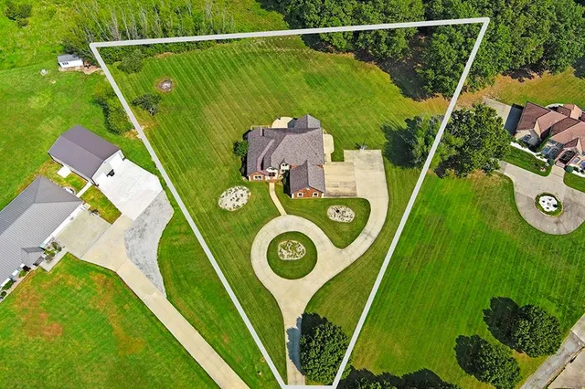 $560,000 | 110 Crestwood Estates, Pittsburg, KS 66762