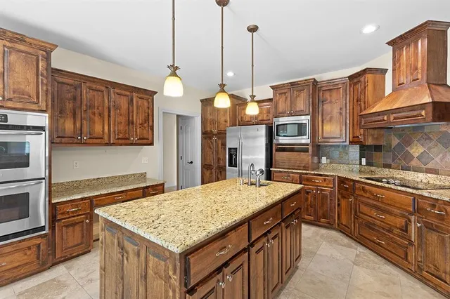 $560,000 | 110 Crestwood Estates, Pittsburg, KS 66762