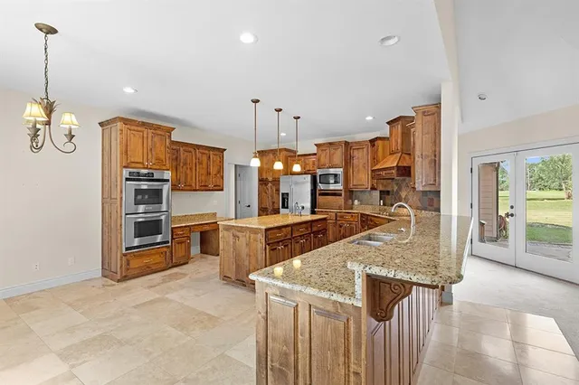 $560,000 | 110 Crestwood Estates, Pittsburg, KS 66762