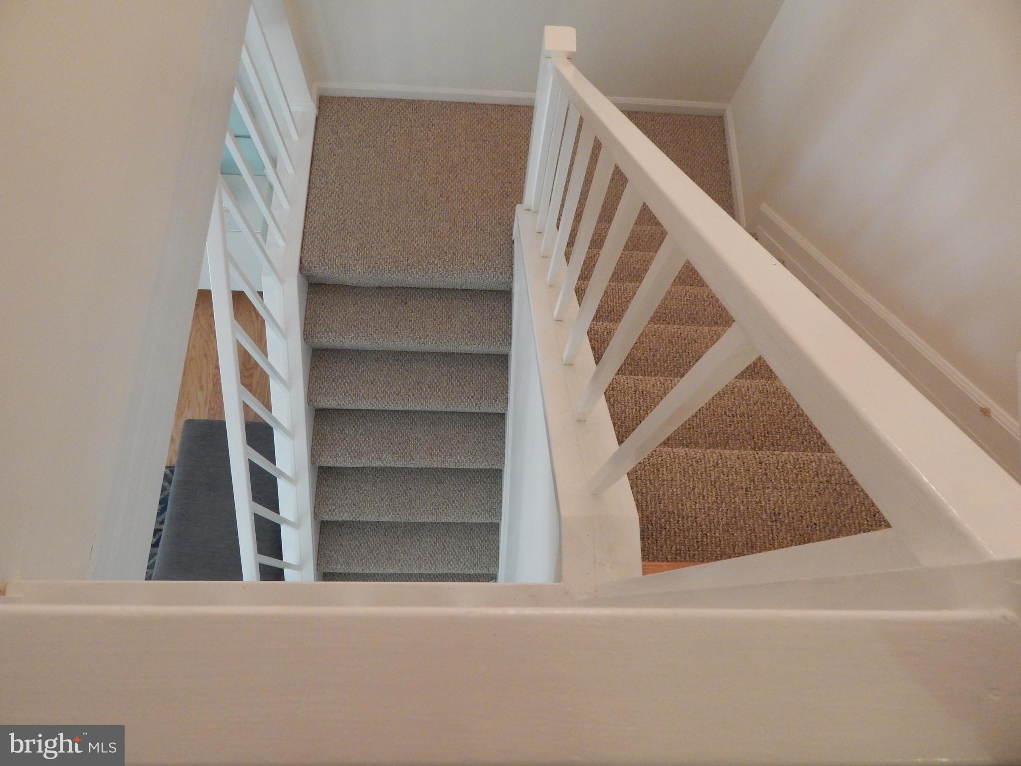 2318 Glade Bank Way Reston, VA 20191 - Photo 16 of 32