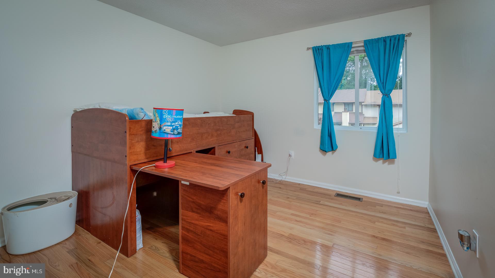 2318 Glade Bank Way Reston, VA 20191 - Photo 18 of 32