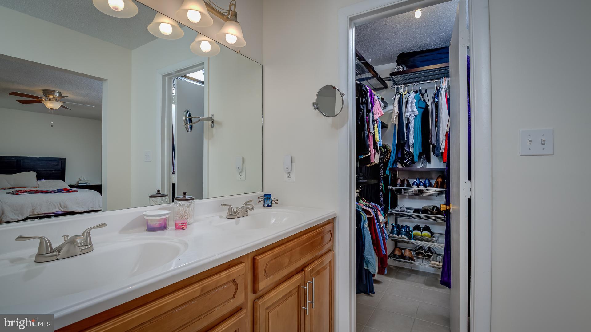 2318 Glade Bank Way Reston, VA 20191 - Photo 26 of 32