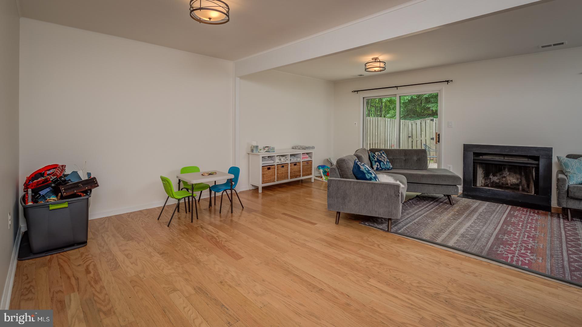 2318 Glade Bank Way Reston, VA 20191 - Photo 7 of 32 Dinning area or flex space
