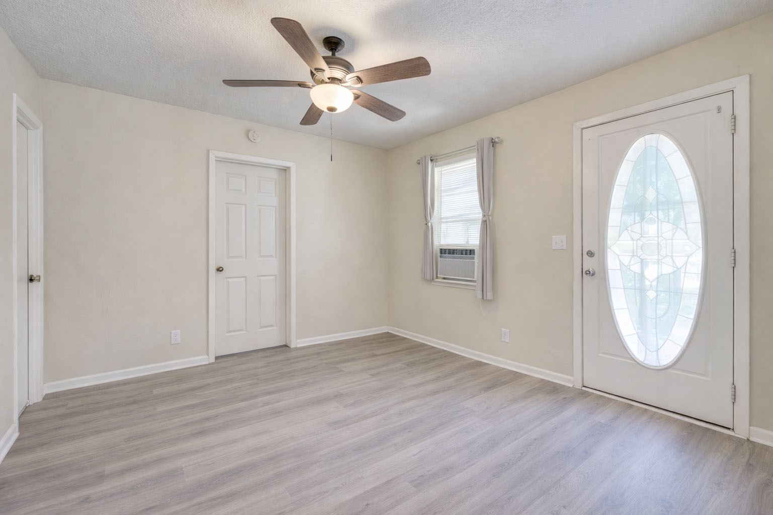 6387 Oak Knoll Road Montgomery, TX 77316 - Photo 19 of 41 AI Staged