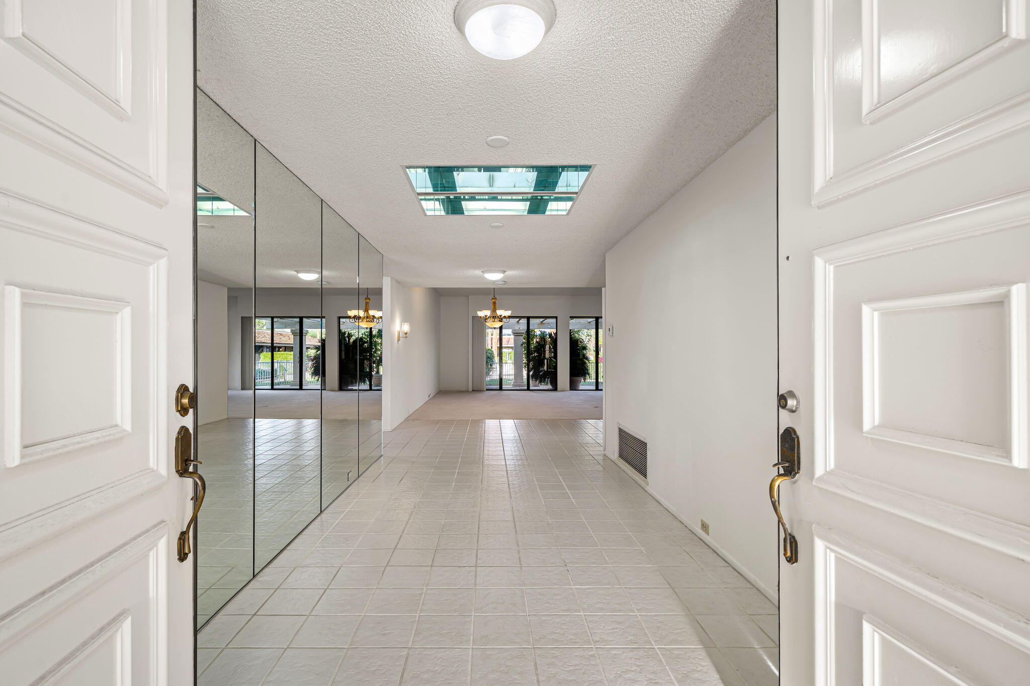 2 Clemson Street Rancho Mirage, CA 92270 - Photo 2 of 34 Entry