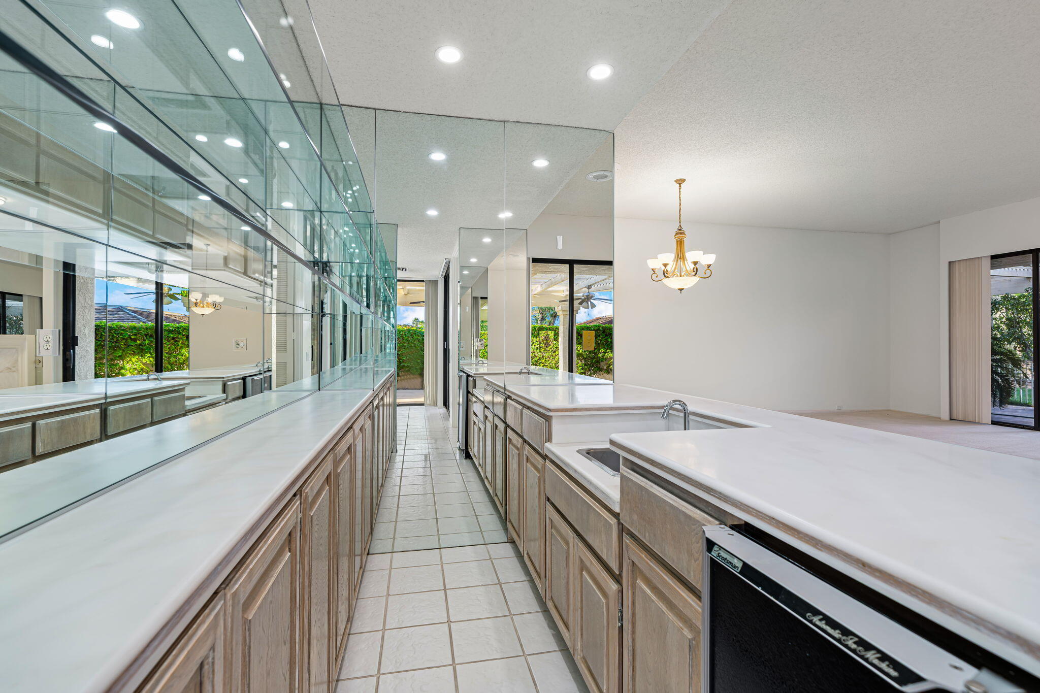 2 Clemson Street Rancho Mirage, CA 92270 - Photo 7 of 34 Bar