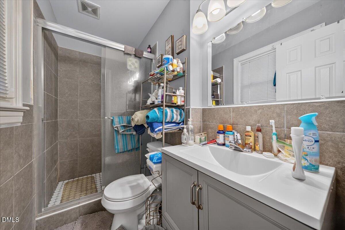 2611 Nottingham Road Northwest Wilson, NC 27896 - Photo 13 of 21 Primary Bath