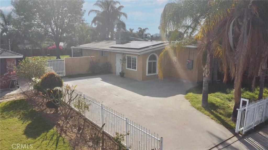 525 East 3rd Street Rialto, CA 92376 - Photo 3 of 21