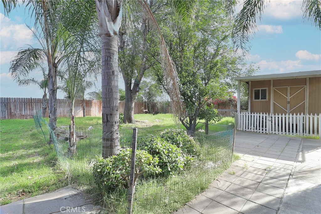 525 East 3rd Street Rialto, CA 92376 - Photo 4 of 21