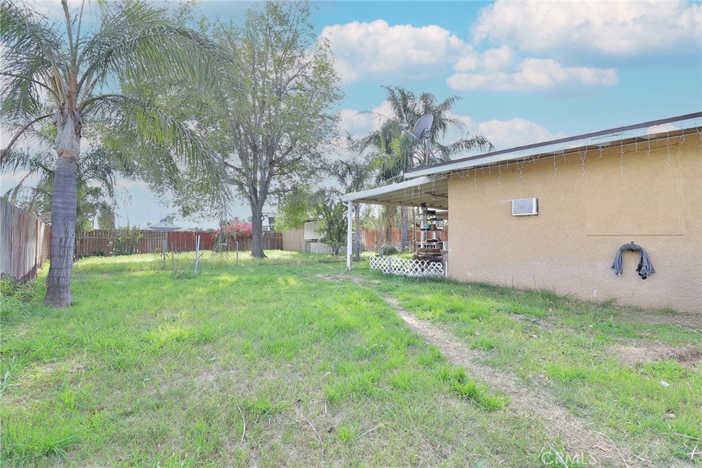 525 East 3rd Street Rialto, CA 92376 - Photo 5 of 21