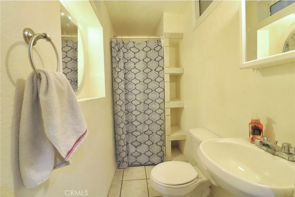 525 East 3rd Street Rialto, CA 92376 - Photo 7 of 21