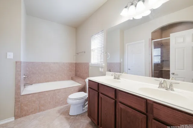 $1,900 | 10507 Weser Lane, Helotes, TX 78023