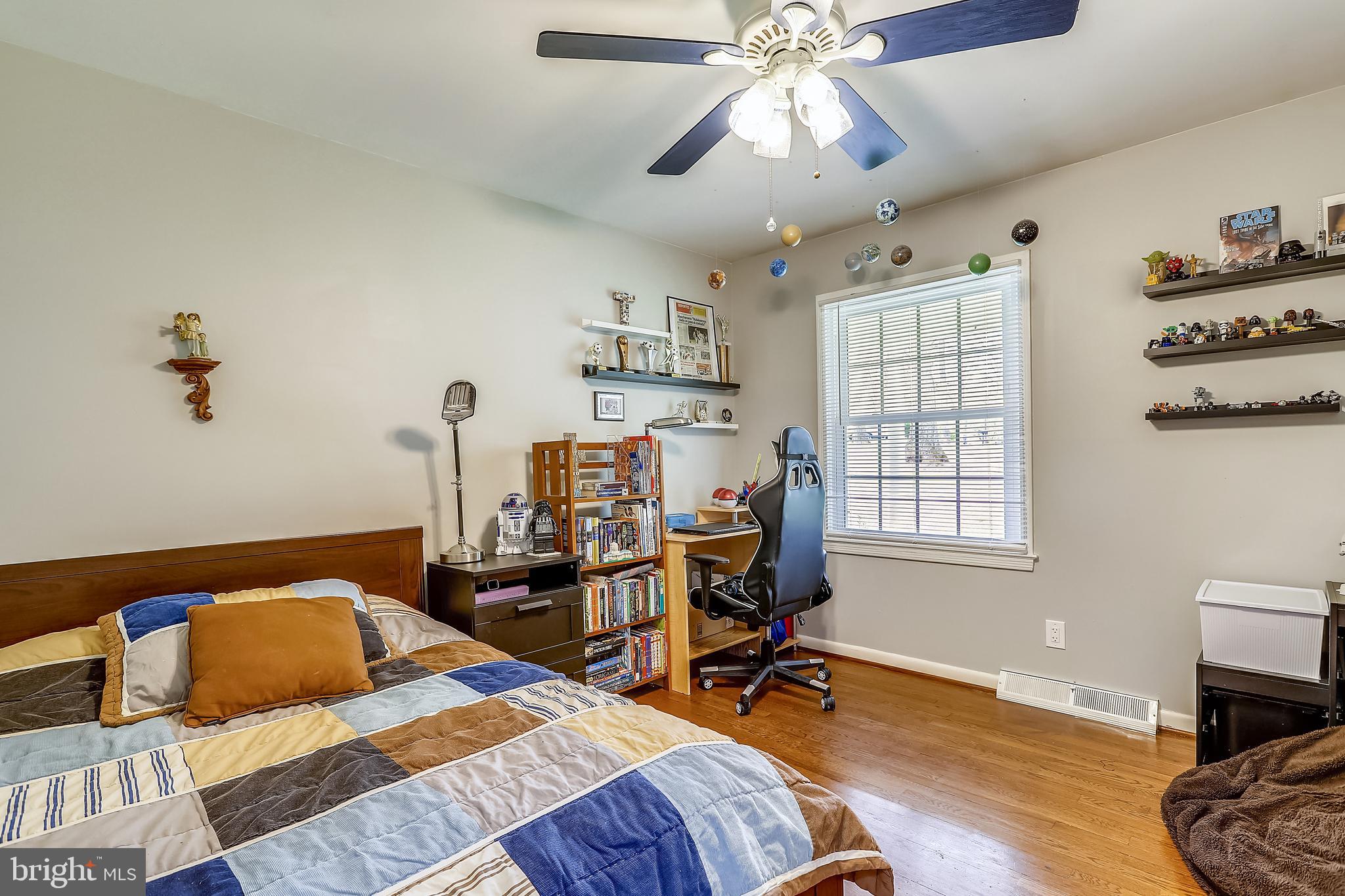 6671 Ridgeway Drive Springfield, VA 22150 - Photo 24 of 53 a bedroom with bed and a window