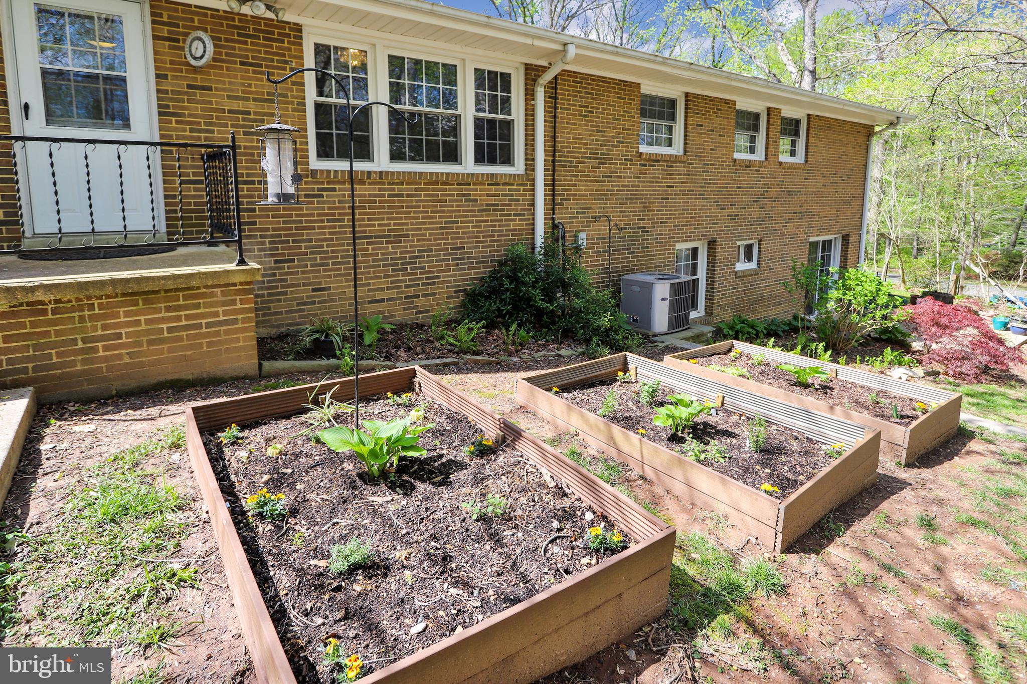 6671 Ridgeway Drive Springfield, VA 22150 - Photo 39 of 53 a view of a backyard with sitting area