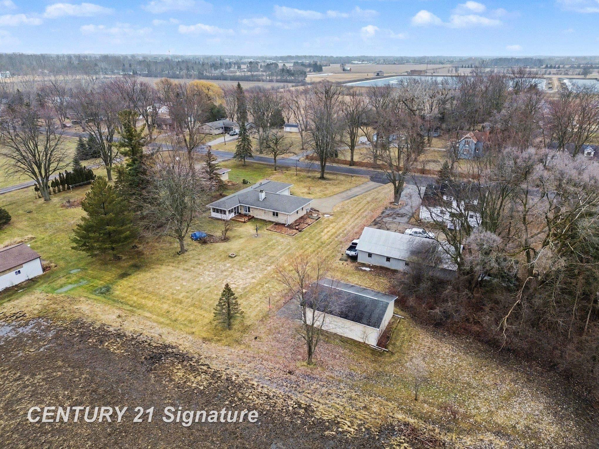 2378 Liberty Road Saginaw, MI 48604 - Photo 34 of 35 50201052-04fe09ec-bc33-465c-8b41-f895d2fc2e10.JPG