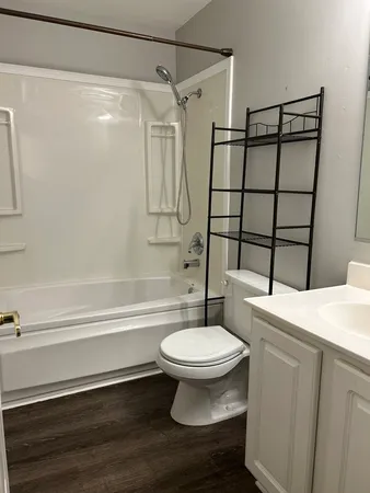 $174,900 | 1875 Tall Oaks Drive, Unit 3406, Aurora, IL 60505
