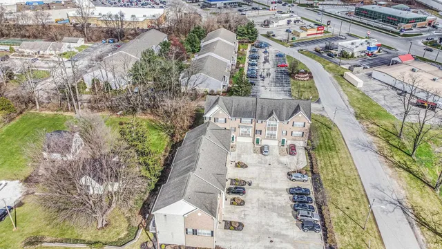 $4,800 | 1752 Willis Street, South Bend, IN 46637