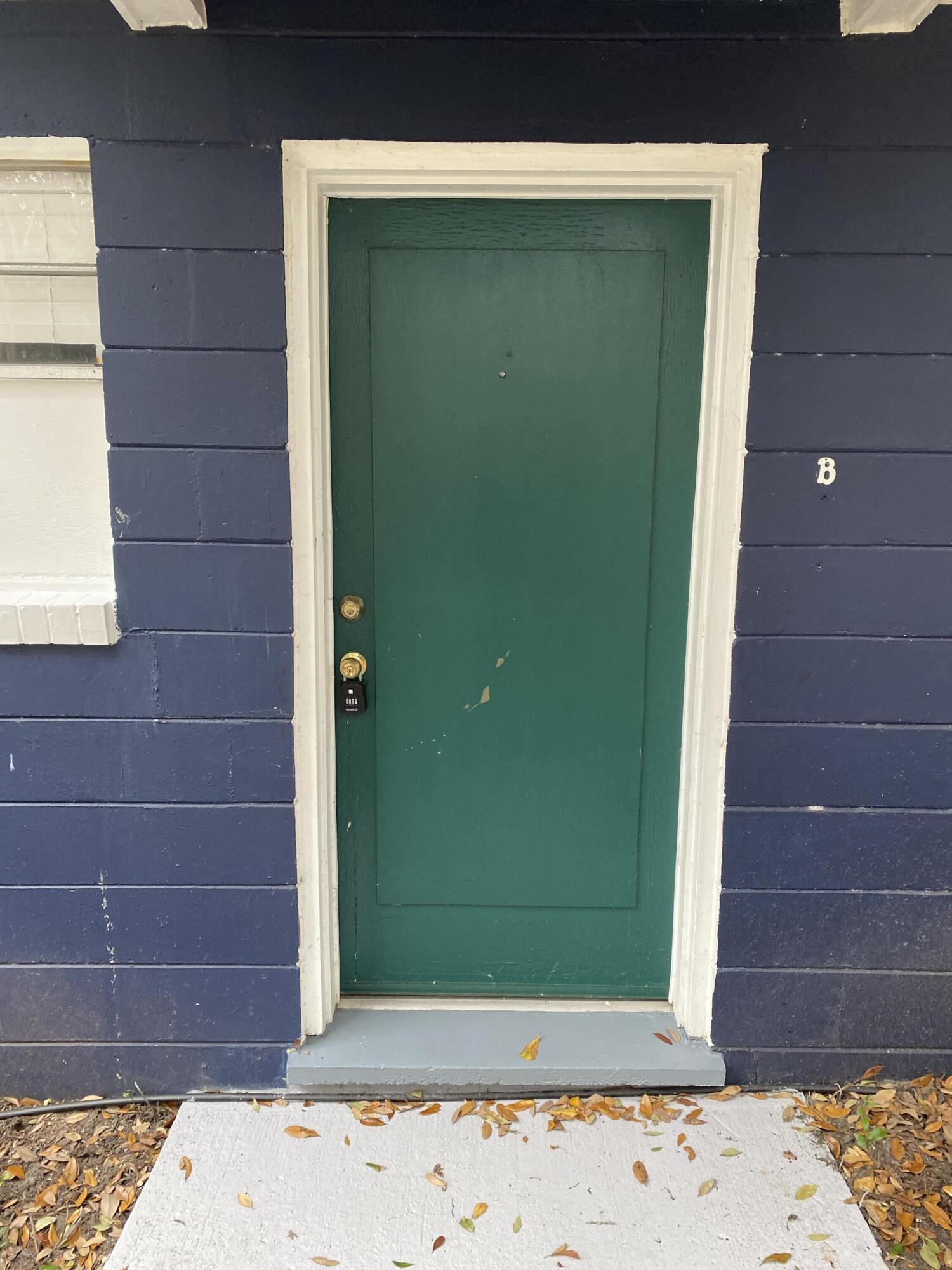 4520 Holmes Avenue, Unit B North Charleston, SC 29405 - Photo 2 of 11 IMG_9024