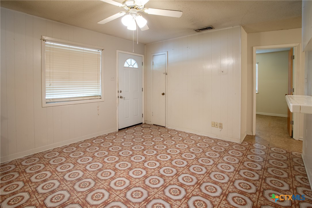 2903 Gayle Street Victoria, TX 77901 - Photo 5 of 21 a view of an empty room and window