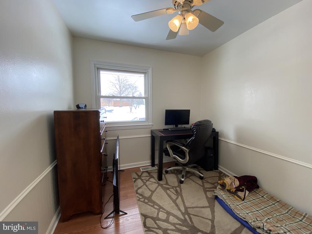 603 West Poplar Road Sterling, VA 20164 - Photo 13 of 22 603 W Poplar Road Junior Bed 2/Home Office Upper