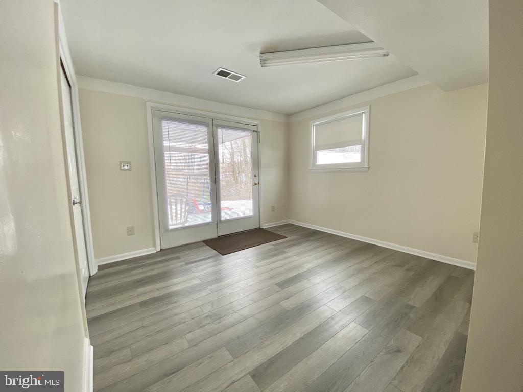 603 West Poplar Road Sterling, VA 20164 - Photo 20 of 22 603 W Poplar Road LL Family Rm w Private Entrance