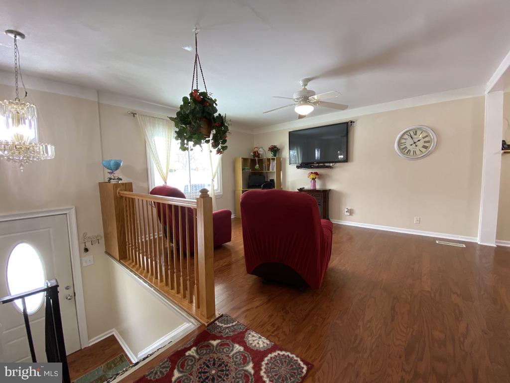 603 West Poplar Road Sterling, VA 20164 - Photo 4 of 22 603 W Poplar Road Living Room w New Flooring