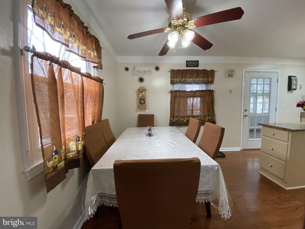 603 West Poplar Road Sterling, VA 20164 - Photo 9 of 22 603 W Poplar Road Updated Kitchen/Dining
