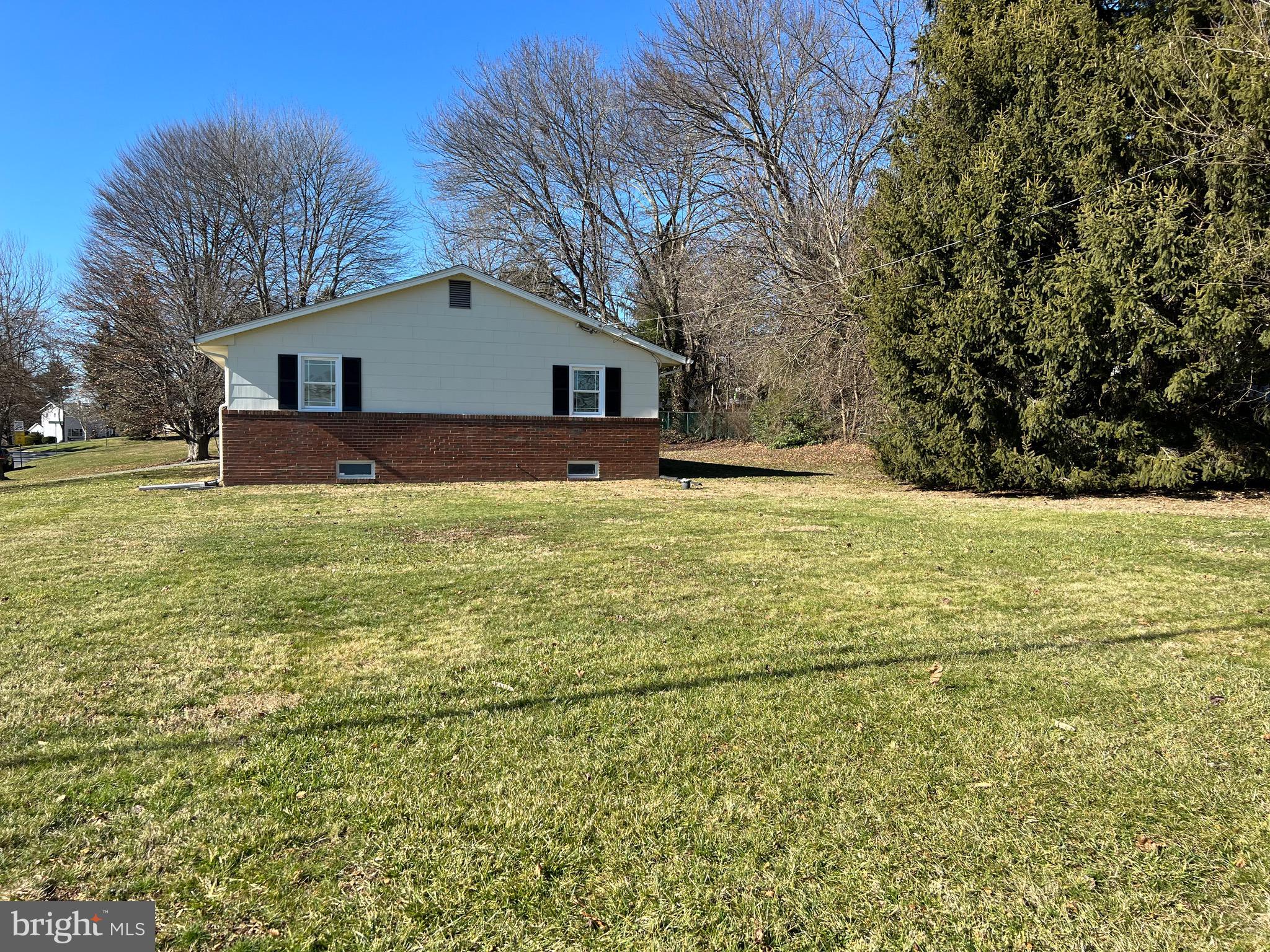 2101 Round Hill Road Fallston, MD 21047 - Photo 6 of 25 PRIVATE YARD