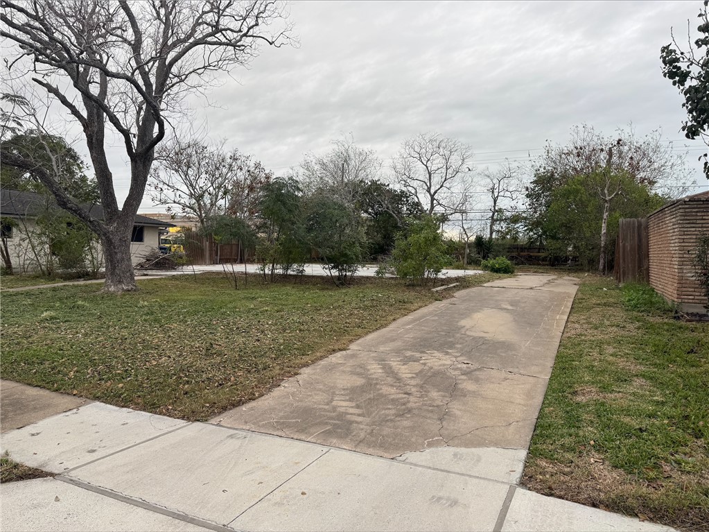 4510 Stonegate Way Corpus Christi, TX 78411 - Photo 2 of 4 a view of a backyard