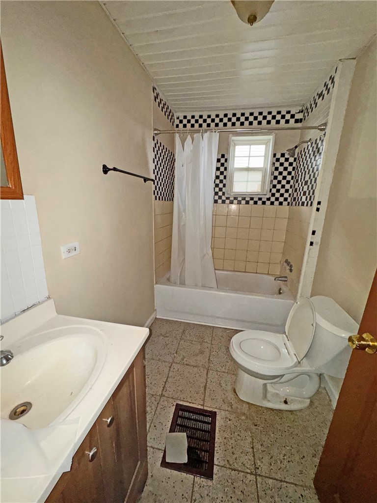 22 Vose Street Rochester, NY 14605 - Photo 6 of 19