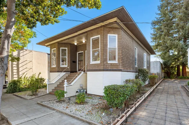 $975,000 | 1325 Calistoga Avenue, Napa, CA 94559