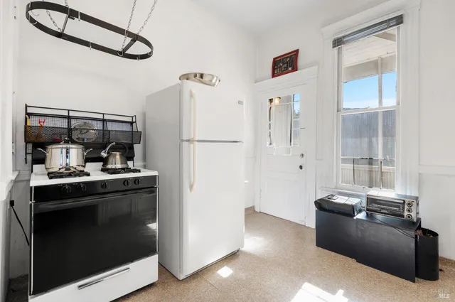 $975,000 | 1325 Calistoga Avenue, Napa, CA 94559