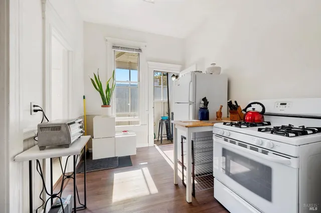 $975,000 | 1325 Calistoga Avenue, Napa, CA 94559