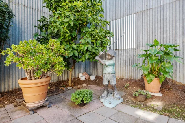 $975,000 | 1325 Calistoga Avenue, Napa, CA 94559