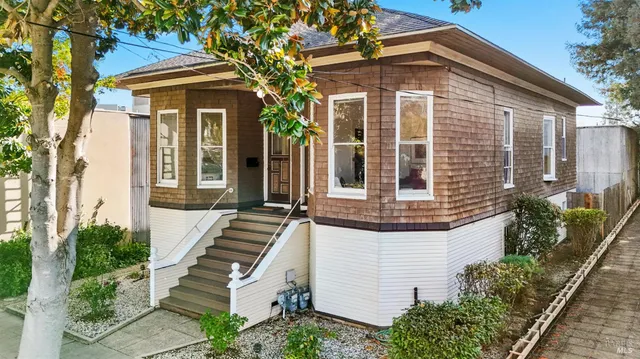 $975,000 | 1325 Calistoga Avenue, Napa, CA 94559